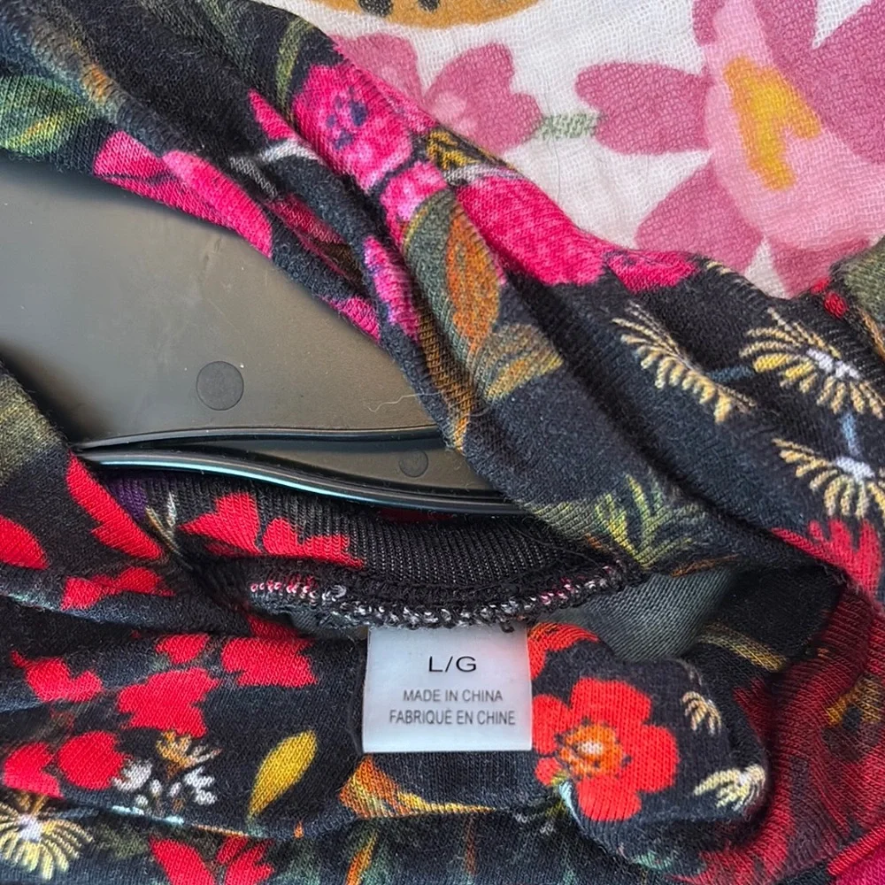 Tahari Black Floral Mockneck Top - Picture 5 of 8